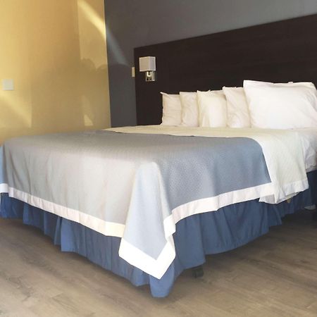 Days Inn By Wyndham Airport - Phoenix Kültér fotó