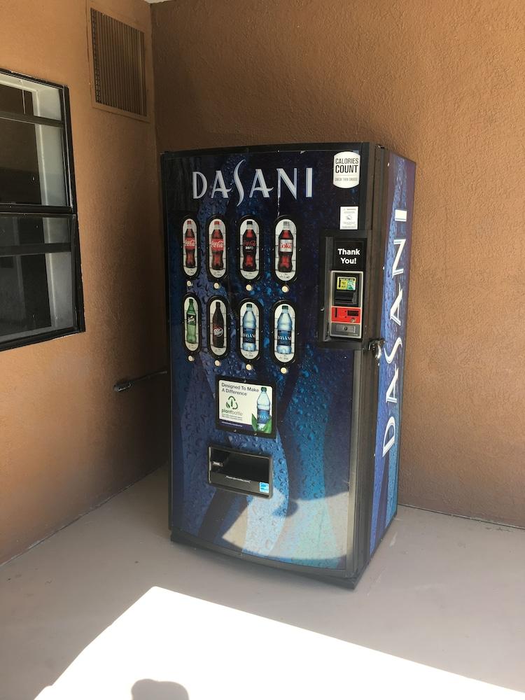 Days Inn By Wyndham Airport - Phoenix Kültér fotó