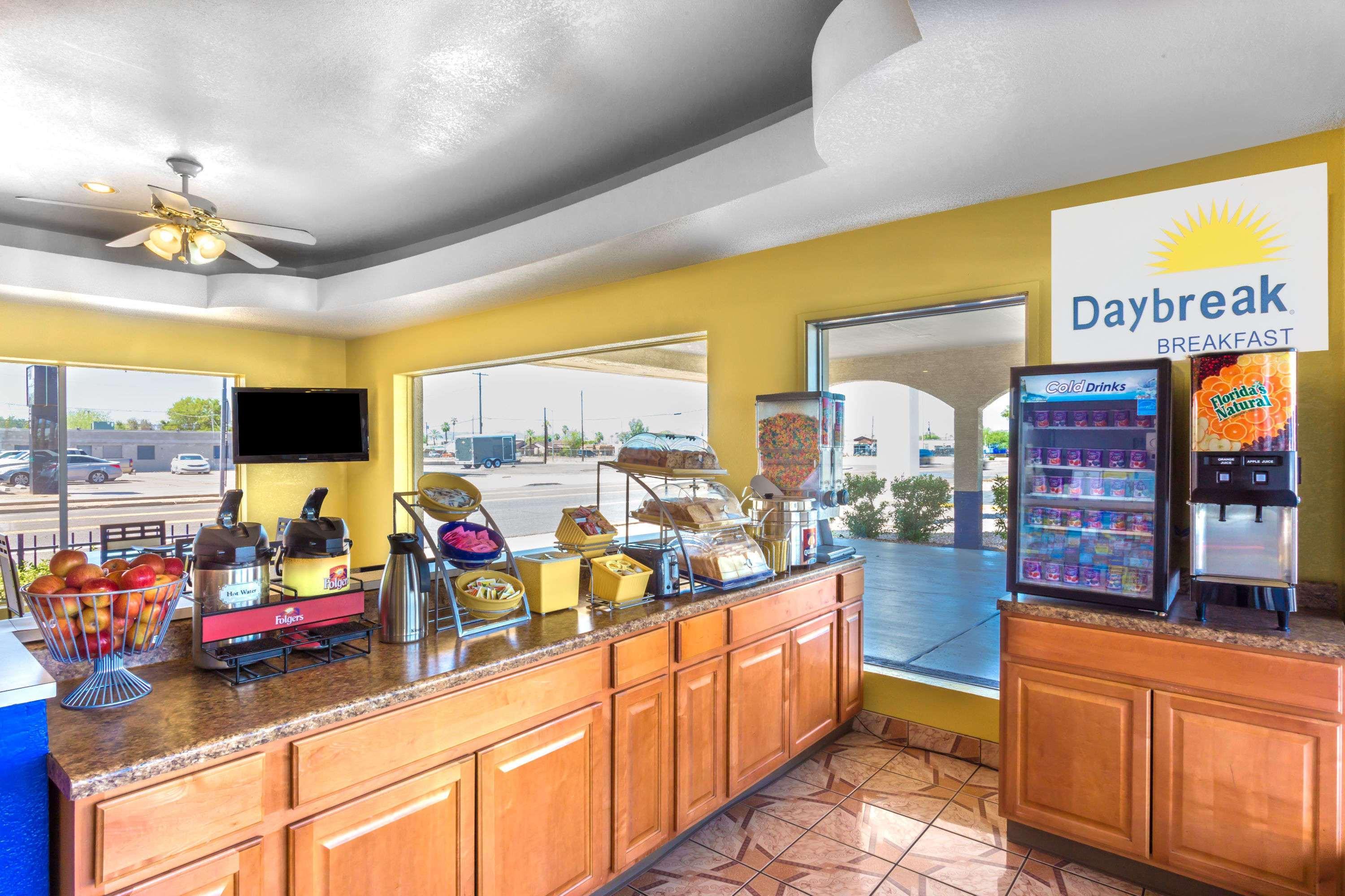Days Inn By Wyndham Airport - Phoenix Kültér fotó
