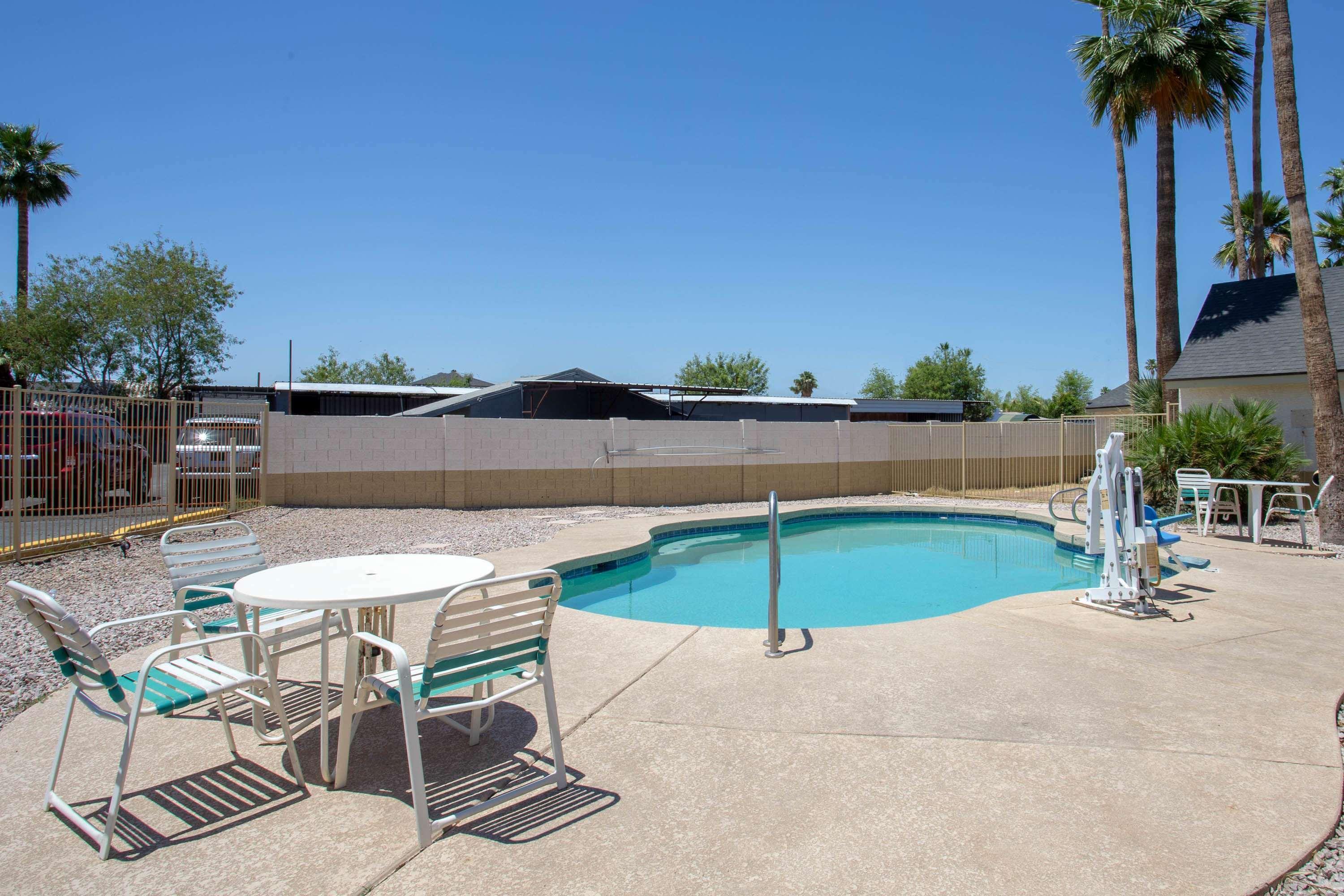 Days Inn By Wyndham Airport - Phoenix Kültér fotó