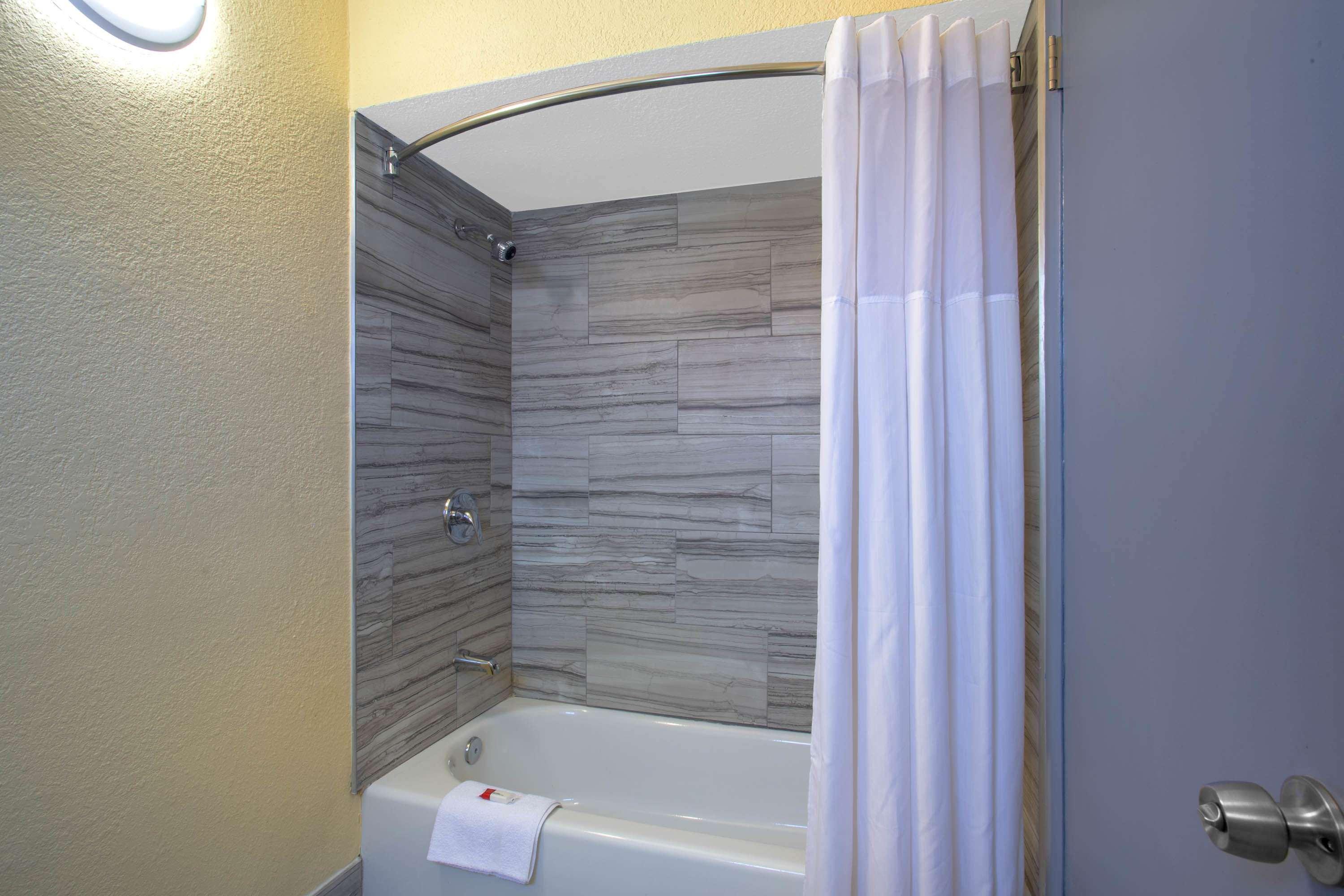 Days Inn By Wyndham Airport - Phoenix Kültér fotó