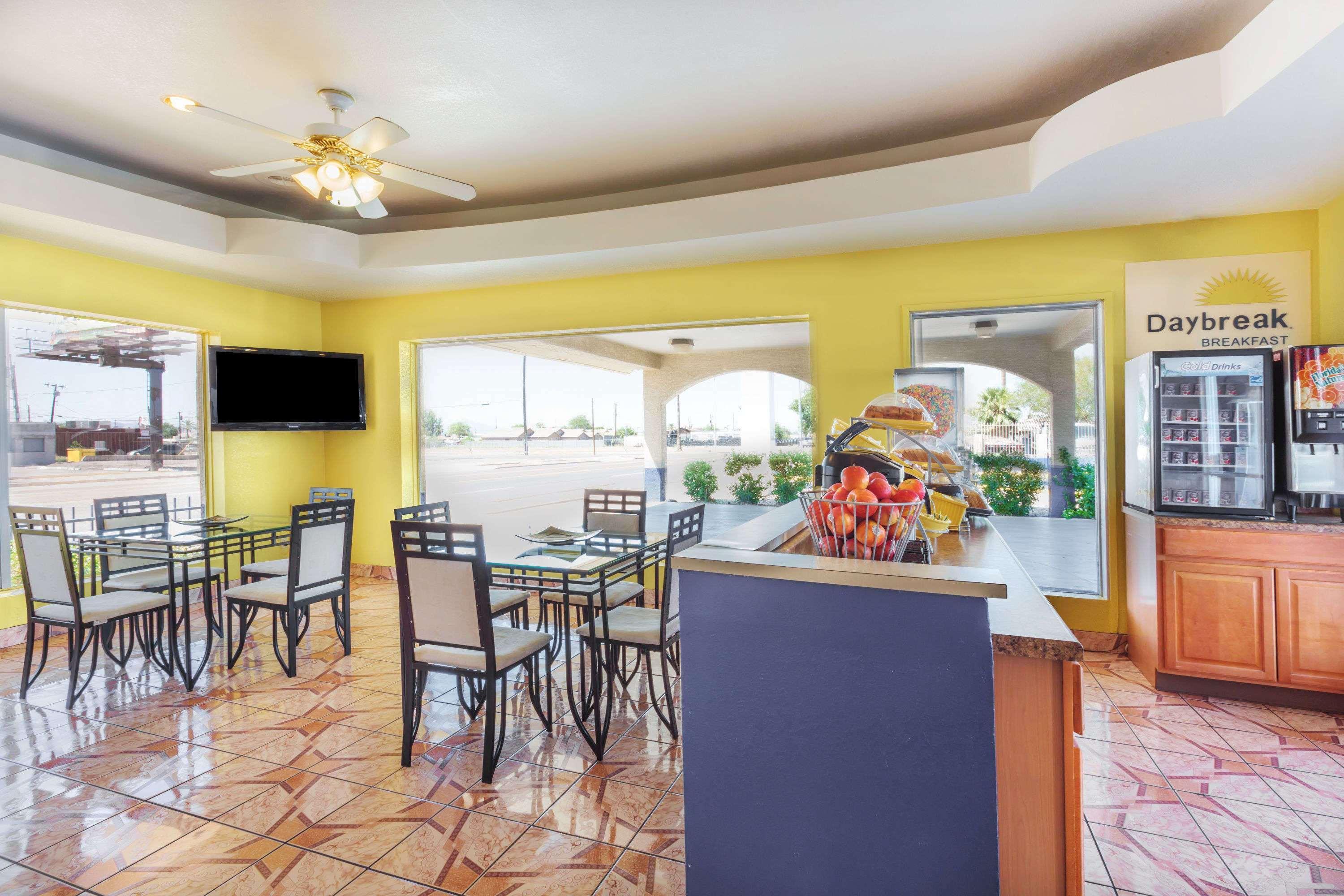 Days Inn By Wyndham Airport - Phoenix Kültér fotó