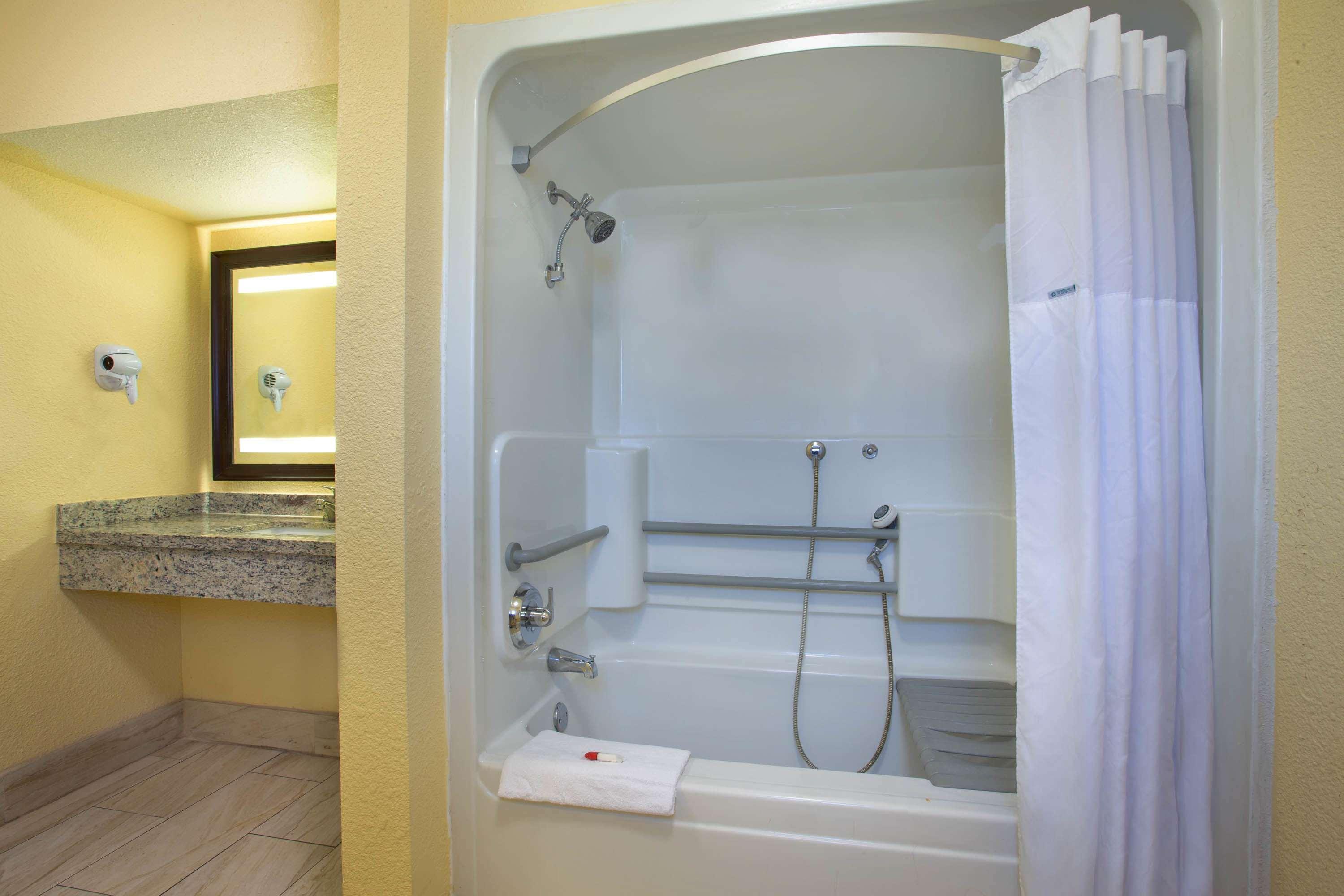 Days Inn By Wyndham Airport - Phoenix Kültér fotó