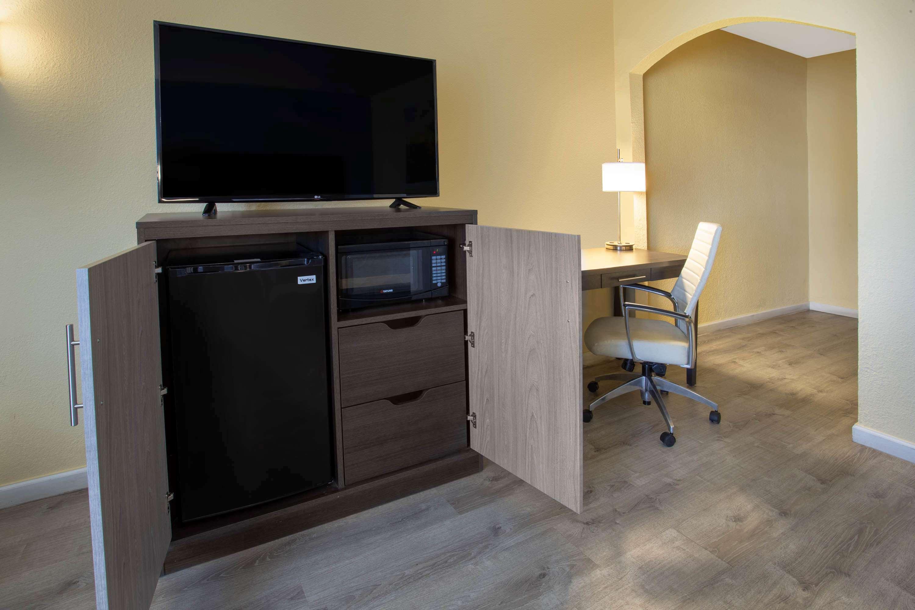 Days Inn By Wyndham Airport - Phoenix Kültér fotó