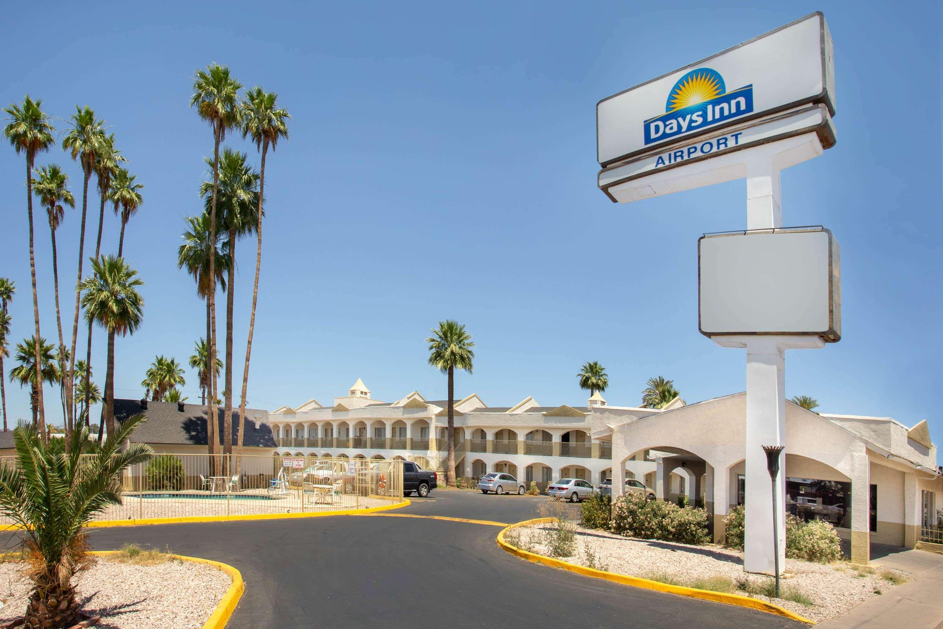 Days Inn By Wyndham Airport - Phoenix Kültér fotó
