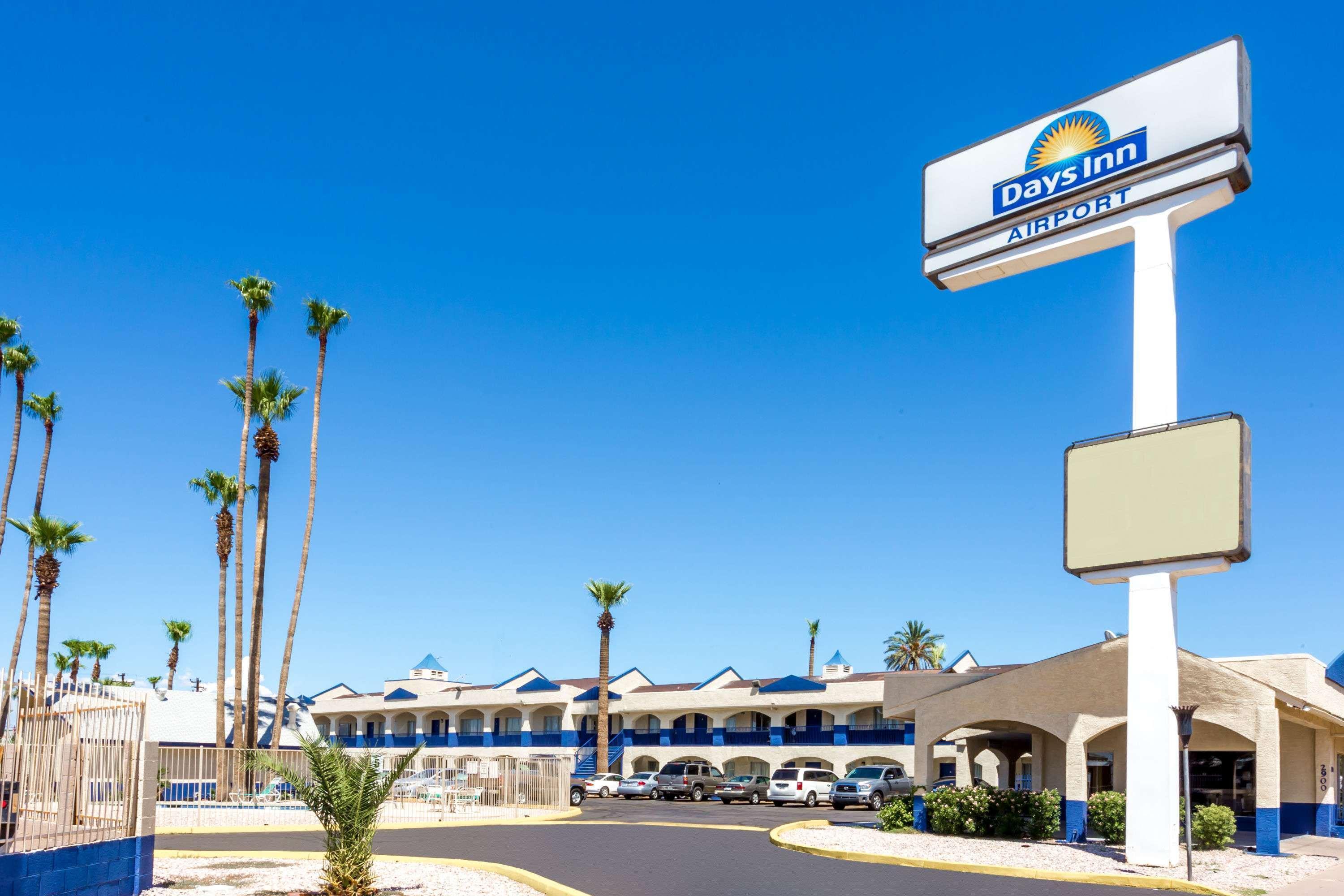 Days Inn By Wyndham Airport - Phoenix Kültér fotó