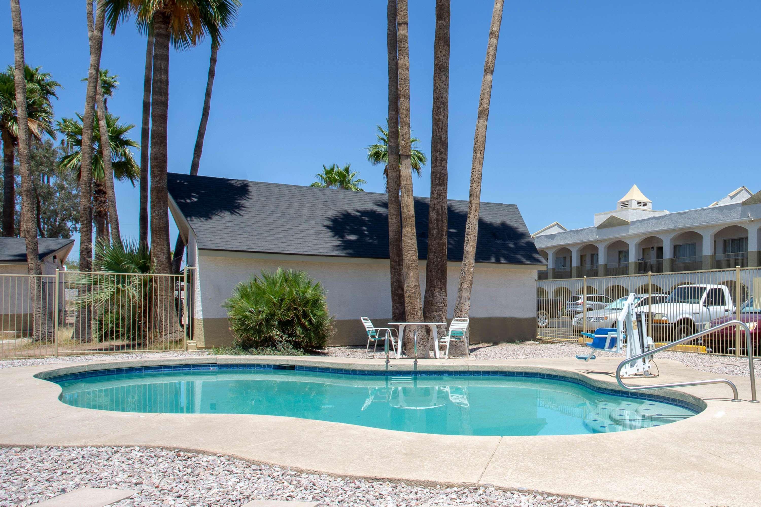 Days Inn By Wyndham Airport - Phoenix Kültér fotó