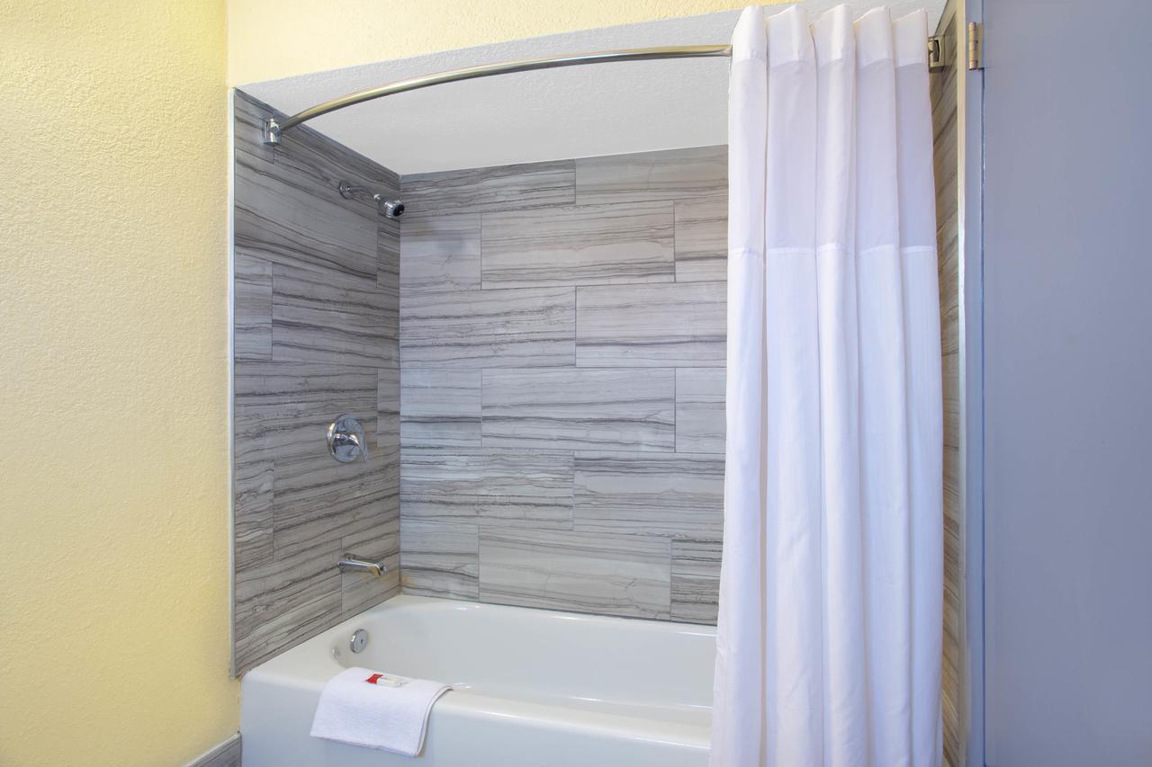Days Inn By Wyndham Airport - Phoenix Kültér fotó