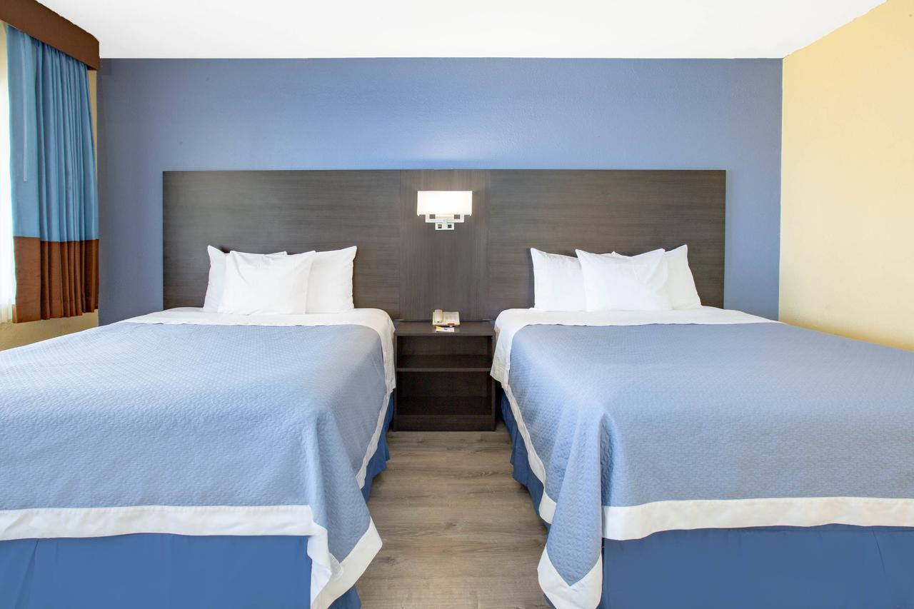 Days Inn By Wyndham Airport - Phoenix Kültér fotó