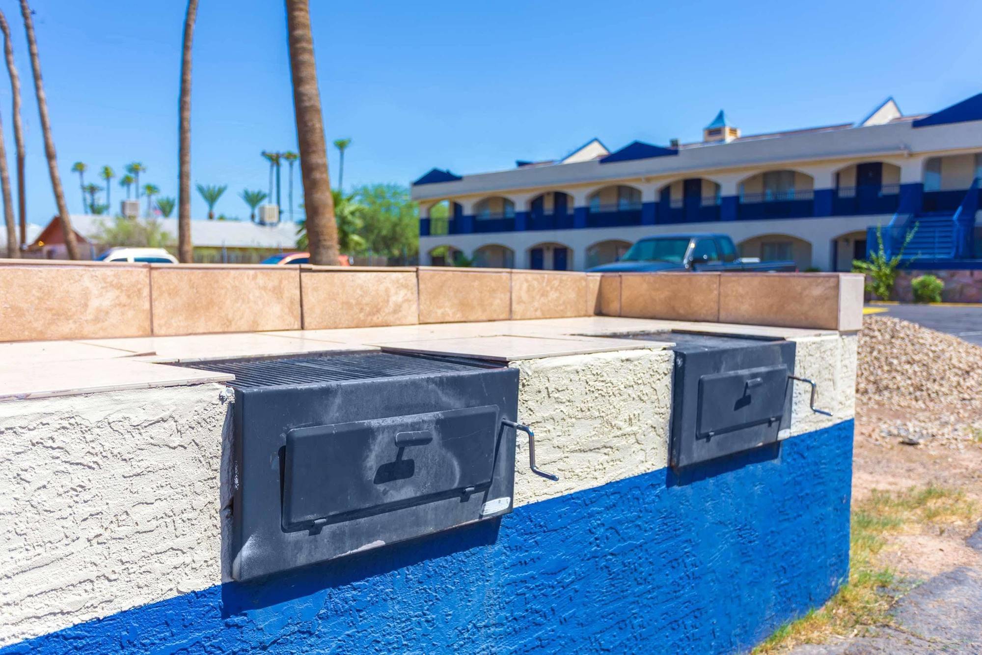 Days Inn By Wyndham Airport - Phoenix Kültér fotó